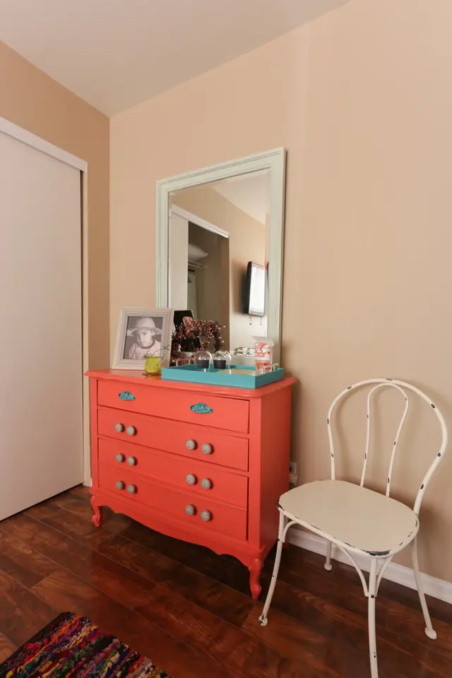 Colorful Guest Bedroom — photo 5 of 7