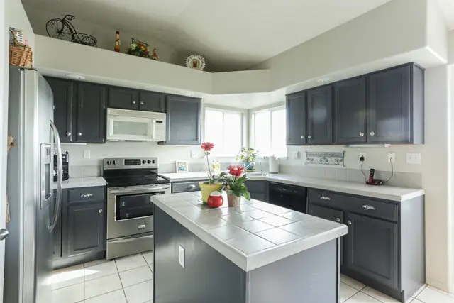 Spacious Living — photo 6 of 17