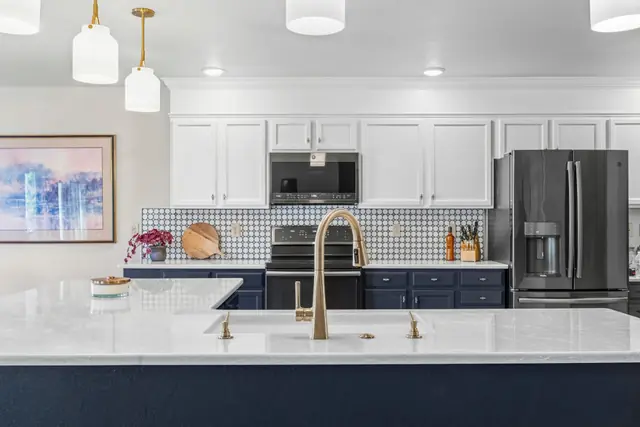 Timeless Open Navy Blue Kitchen — photo 7 of 12