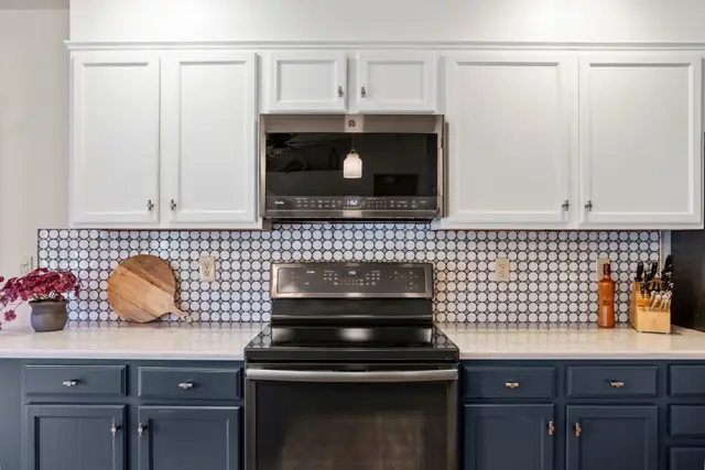Timeless Open Navy Blue Kitchen — photo 10 of 12