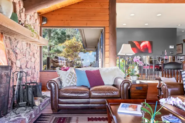 Warm and Inviting Living — photo 2 of 20