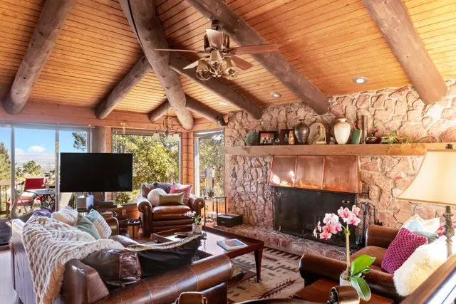 Warm and Inviting Living — photo 4 of 20