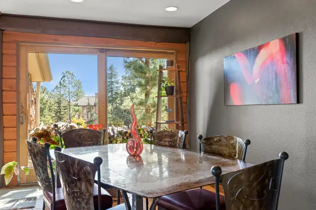 Warm and Inviting Living — photo 7 of 20