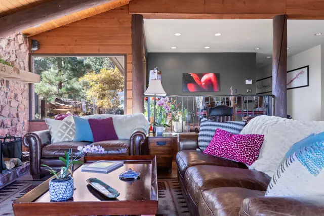 Warm and Inviting Living — photo 11 of 20