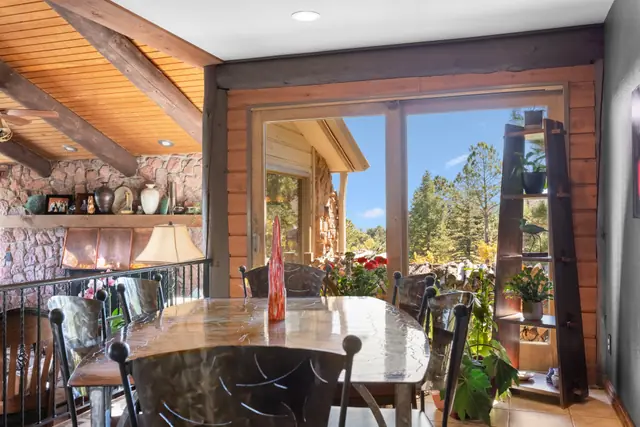 Warm and Inviting Living — photo 20 of 20